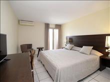Golden Beach Hotel