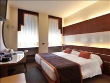 Madison Hotel