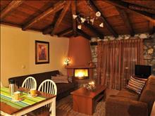 Pierion Musses: Suite_Jacuzzi_Fireplace