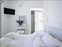 Kythnos Bay Hotel