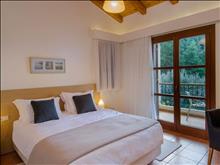 Kaminos Resort
