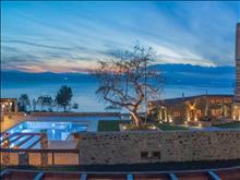 Kaminos Resort