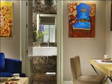 The First Luxury Art Hotel