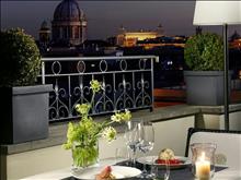 The First Luxury Art Hotel