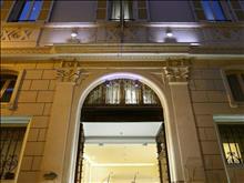 The First Luxury Art Hotel