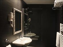 Club Hotel