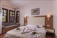 Suncity Beach Club & Hotel