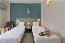 Golden Age Hotel: Club room