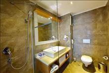 Jasmin Beach Hotel: Standard bathroom