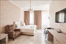 Aivani Hotel