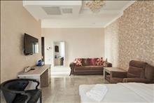 Aivani Hotel