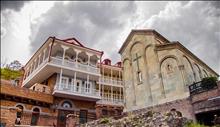 Aivani Hotel