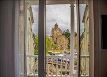 Aivani Hotel