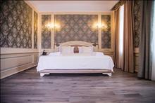 Aivani Hotel