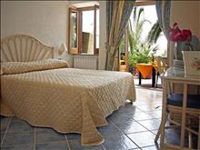 Punta Chiarito Resort Hotel