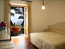Punta Chiarito Resort Hotel
