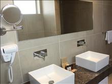 Amphora Hotel & Suites
