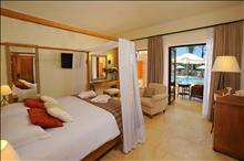 Olympic Lagoon Resort Agia Napa: Junior Suite Pool Garden View
