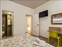 Elina Hotel Apartment: Family Room