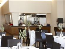 Atlantica Eleon Grand & Resort: Cooking station